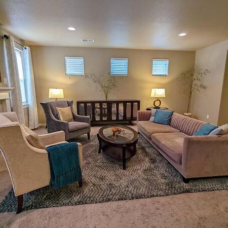Spacious 3-Bedroom Home With Outdoor Space ยูจีน ภายนอก รูปภาพ