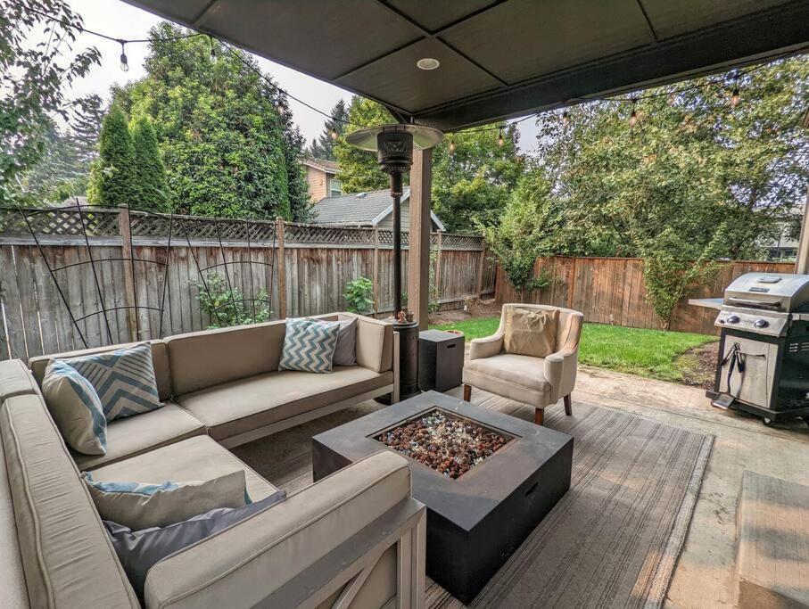 Spacious 3-Bedroom Home With Outdoor Space ยูจีน ภายนอก รูปภาพ